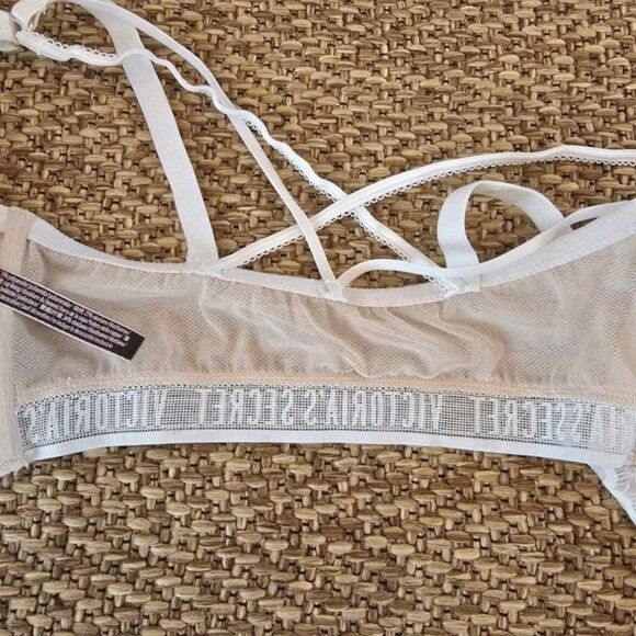 Victoria's Secret Lace Bra in White - Picture 5 of 16